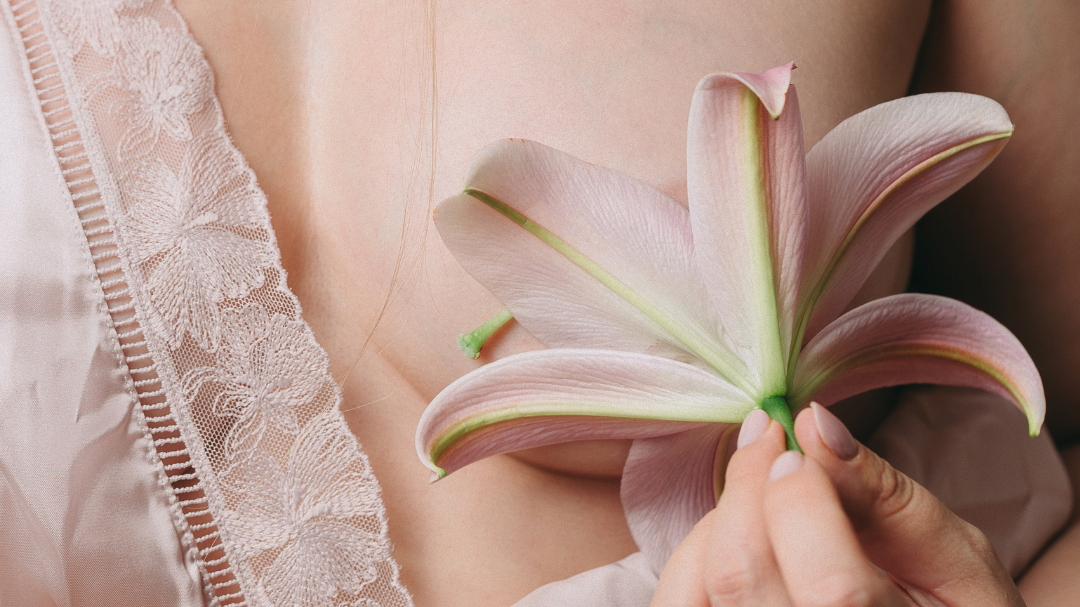 How to support your hormonal & breast health naturally with Flax Super Blend